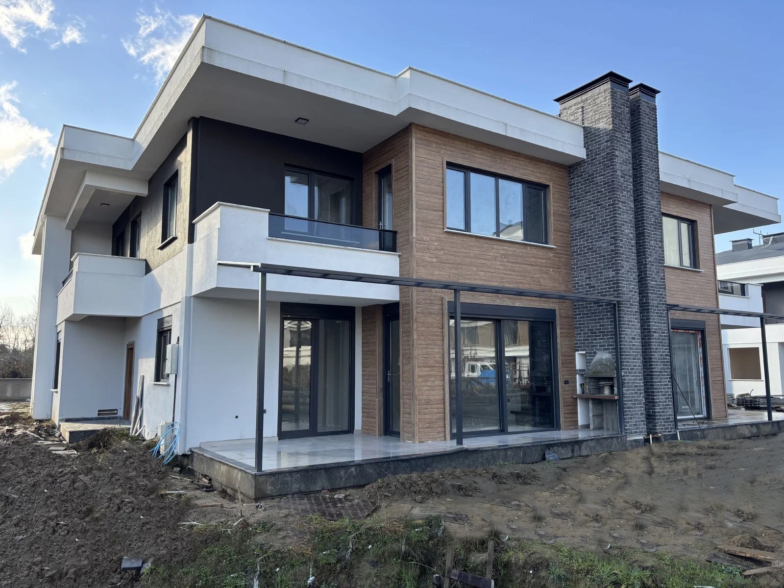 Gotowa elewacja domu jednorodzinnego w Warszawie - realizacja FillPro