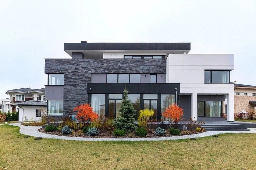 Gotowa elewacja domu jednorodzinnego w Warszawie - realizacja FillPro